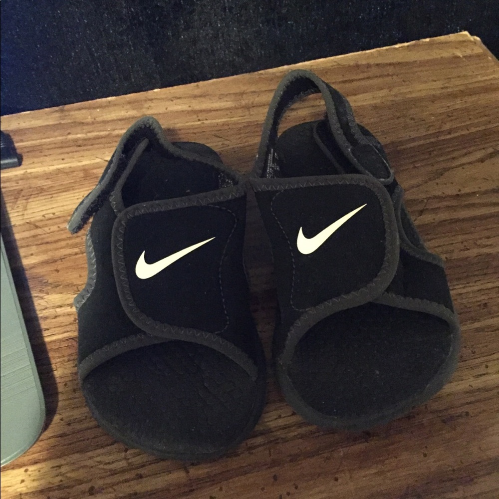Nike Toddler Sandals Size 11